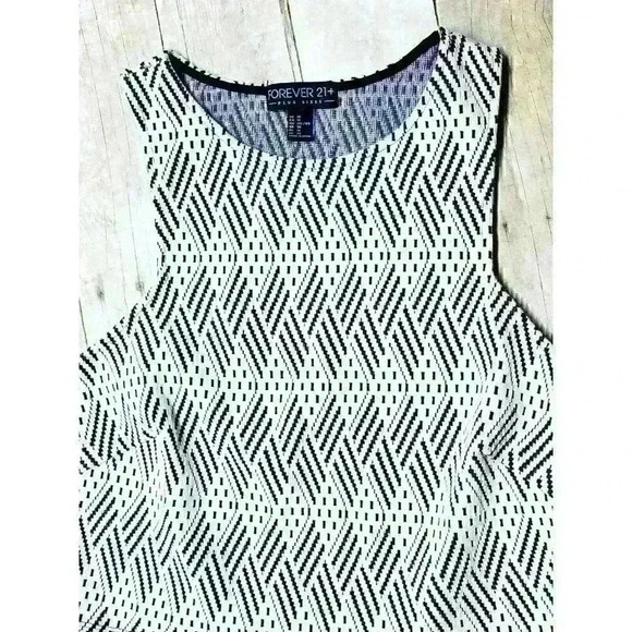 FOREVER 21 PLUS Womans WHITE & BLACK Crop Top Textured Shirt STRETCH size XL - Picture 4 of 4